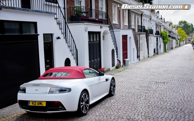 Aston Martin V12 Vantage Roadster 2013 Widescreen Picture #0 Aston Martin V12 Vantage Roadster 2013 Widescreen Picture #0